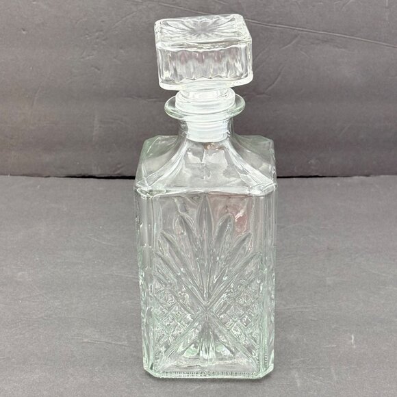 Vintage‎ Pressed Glass Decanter With Square Stopper 9.5” tall Y2K 90s Barware - Picture 8 of 9